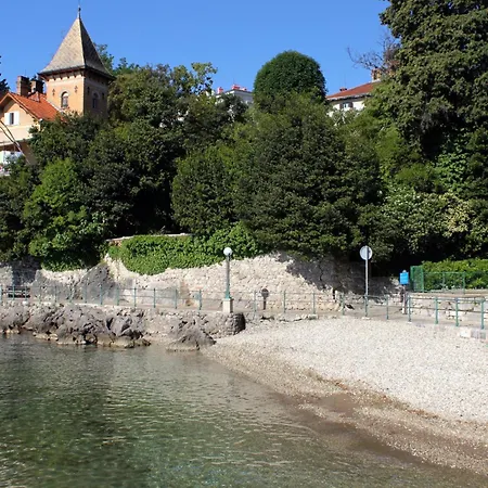 With A Parking Space - 24005