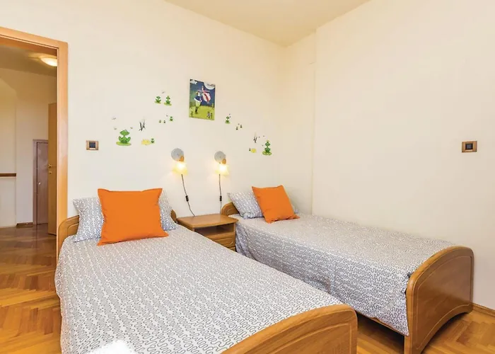 With A Parking Space - 24005